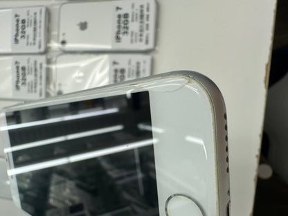 【訳あり小・保証無し】iPhone 7 32GB